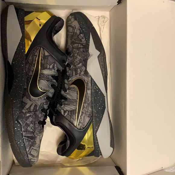 Kobe 7 Prelude size 11.5 main image 8